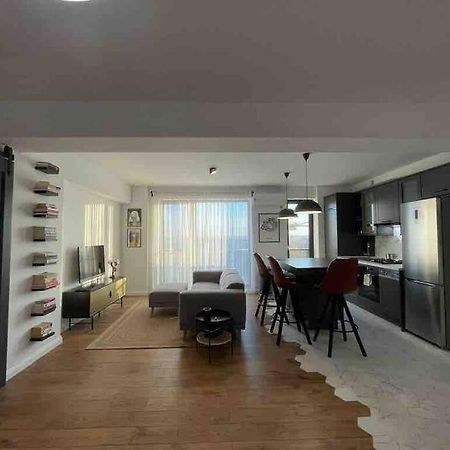 Modern 2-Bedroom Apartment In New Residence Craiova Exterior photo